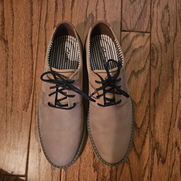 Clarks Men's Radcliff Low Leather Oxfords - Picture 3 of 8